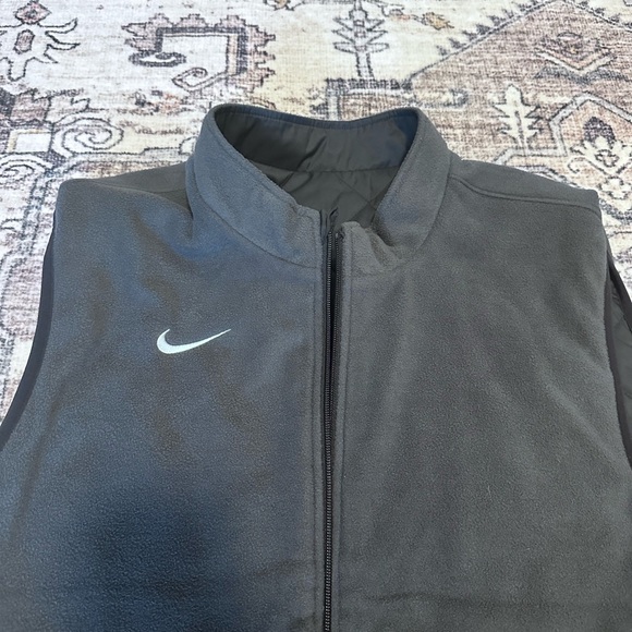 Nike Men's Black Quilted Reversible Vest NEVER WORN - Picture 3 of 3